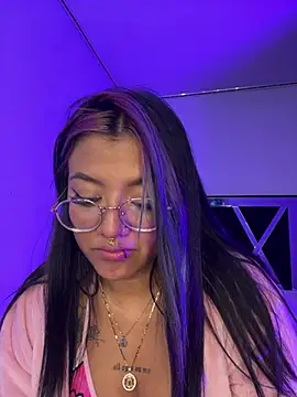 queen of you heart online show from 04/13/26, 11:42