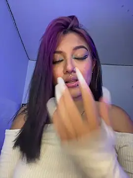 queen of you heart online show from 01/14/26, 02:48