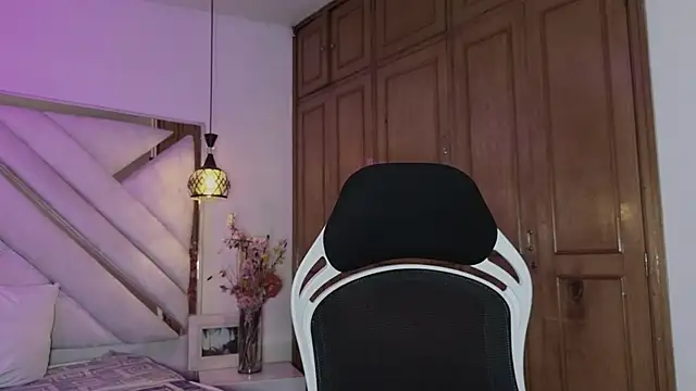 Snapshot of mia_gatesvg chatting on 02/26/26, 03:50 mia gatesvg online show from 02/26/26, 03:50