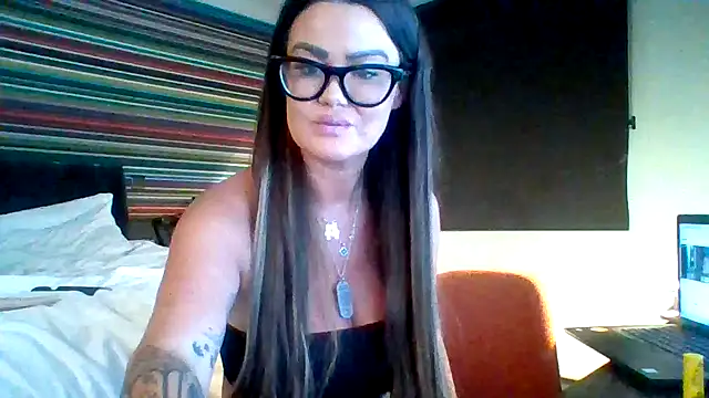 Snapshot of ScottishIvy chatting on 01/18/26, 08:23 ScottishIvy online show from 01/18/26, 08:23