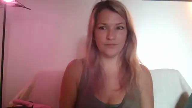 Pxetiteblonde1 online show from 01/08/26, 11:27