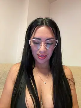 nataliia queen  online show from 04/24/26, 11:29