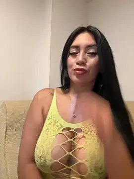 Snapshot of nataliia_queen_ chatting on 06/27/26, 05:02 nataliia queen online show from 06/27/26, 05:02
