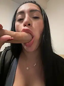 nataliia queen  online show from 04/11/26, 08:12