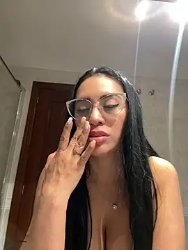 nataliia queen  online show from 04/28/26, 02:27