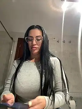 nataliia queen  online show from 04/14/26, 06:46