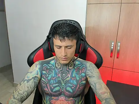 Chrissblack online show from 04/04/26, 01:12