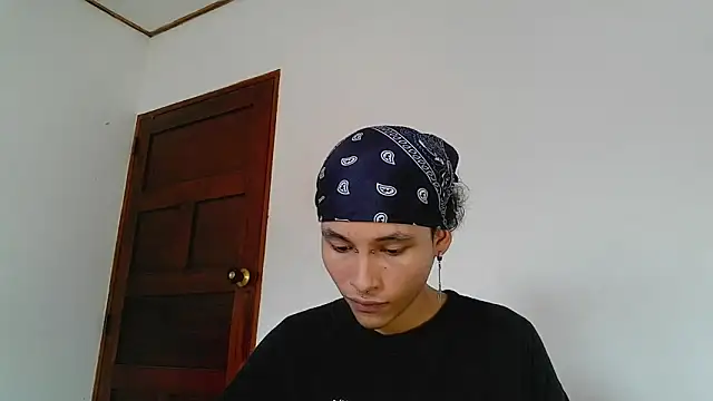 Snapshot of DeusGoth chatting on 04/13/26, 05:39 DeusGoth online show from 04/13/26, 05:39