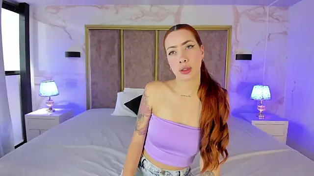 Snapshot of LolaGray__ chatting on 03/19/26, 07:03 LolaGray online show from 03/19/26, 07:03