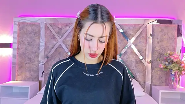 Snapshot of LolaGray__ chatting on 05/29/26, 06:58 LolaGray online show from 05/29/26, 06:58