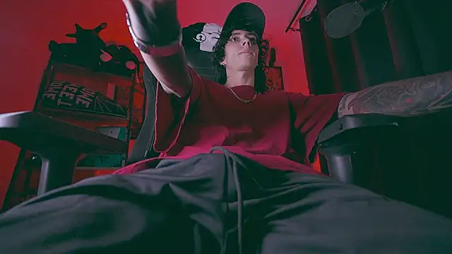 Olliver   y online show from 04/19/26, 01:50