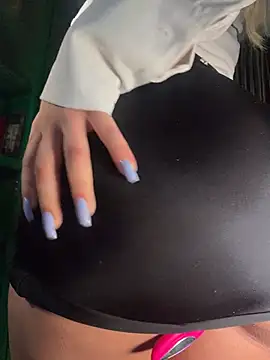 Ginevrafedez online show from 04/19/26, 01:28