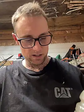 Snapshot of WIDBIGWHITECOCK chatting on 02/17/26, 05:27 WIDBIGWHITECOCK online show from 02/17/26, 05:27