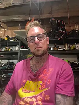 WIDBIGWHITECOCK online show from 05/17/26, 05:18