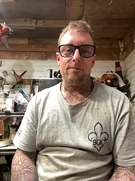 Snapshot of WIDBIGWHITECOCK chatting on 01/19/26, 06:17 WIDBIGWHITECOCK online show from 01/19/26, 06:17