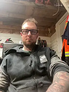 Snapshot of WIDBIGWHITECOCK chatting on 02/05/26, 05:14 WIDBIGWHITECOCK online show from 02/05/26, 05:14