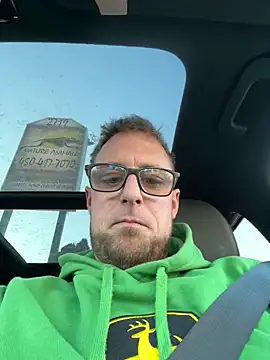 Snapshot of WIDBIGWHITECOCK chatting on 03/02/26, 10:06 WIDBIGWHITECOCK online show from 03/02/26, 10:06