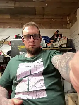 Snapshot of WIDBIGWHITECOCK chatting on 02/15/26, 05:41 WIDBIGWHITECOCK online show from 02/15/26, 05:41