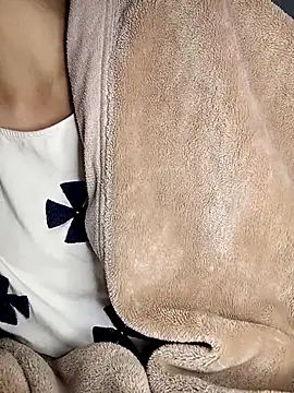 yumyum112 online show from 01/13/26, 12:31