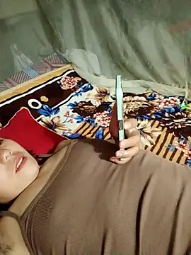 Snapshot of vanvan005 chatting on 04/14/26, 01:27 vanvan005 online show from 04/14/26, 01:27