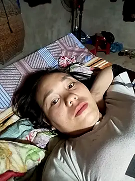 vanvan005 online show from 02/02/26, 11:26