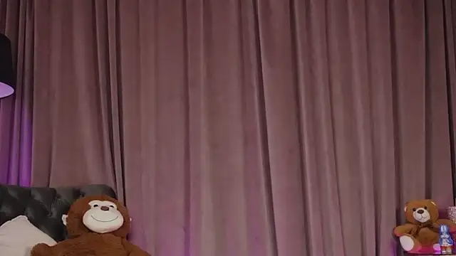 ZariaaVera online show from 04/05/26, 08:48