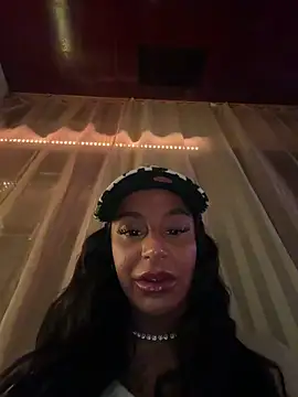 Snapshot of sweetxlayla chatting on 02/04/26, 08:04 sweetxlayla online show from 02/04/26, 08:04