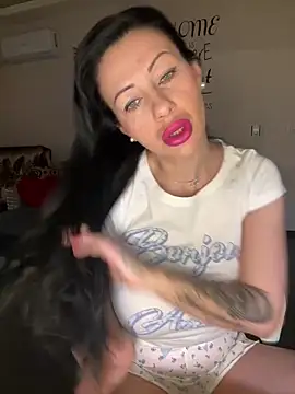 IRISWHITE17 online show from 03/16/26, 05:15