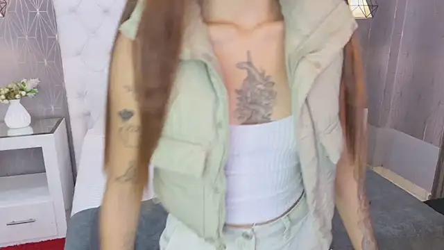 Snapshot of VioletFroost chatting on 04/09/26, 07:42 VioletFroost online show from 04/09/26, 07:42