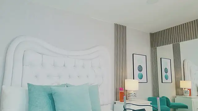 Snapshot of VioletFroost chatting on 04/14/26, 07:41 VioletFroost online show from 04/14/26, 07:41