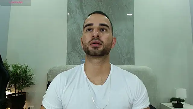 Snapshot of lorenzo_walker_1 chatting on 07/07/26, 05:49 lorenzo walker 1 online show from 07/07/26, 05:49