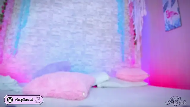 ayla lux online show from 03/30/26, 04:47