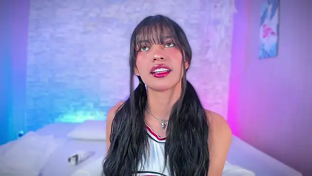 ayla lux online show from 02/24/26, 04:57