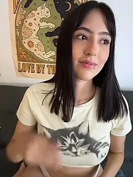 Snapshot of HinaSweet chatting on 06/19/26, 01:00 HinaSweet online show from 06/19/26, 01:00