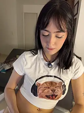 HinaSweet online show from 04/24/26, 12:23
