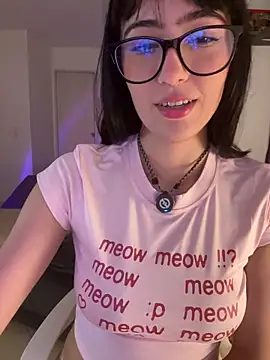 HinaSweet online show from 04/07/26, 12:45