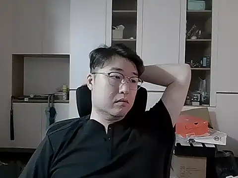 W0Ijn online show from 04/29/26, 02:16