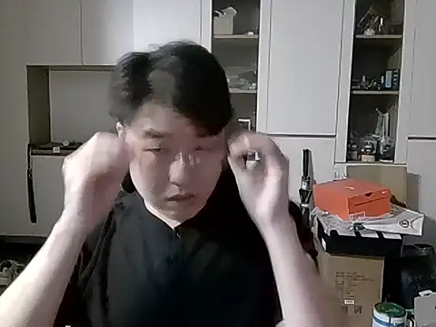 W0Ijn online show from 04/24/26, 02:57