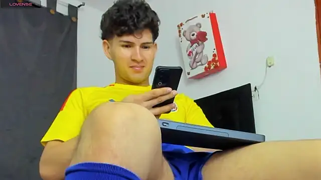 camilo model online show from 04/03/26, 07:15