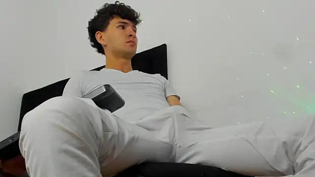 camilo model online show from 02/25/26, 11:54