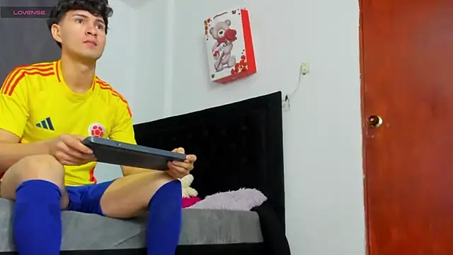 camilo model online show from 04/02/26, 07:09