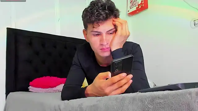 camilo model online show from 04/17/26, 04:48