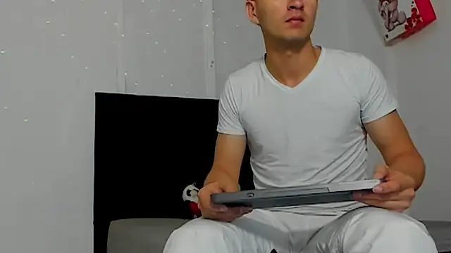 camilo model online show from 05/16/26, 02:32