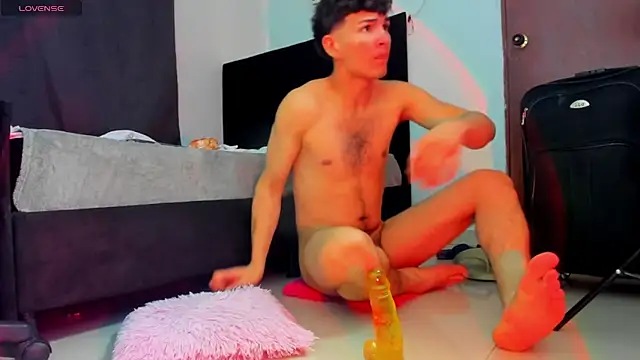 camilo model online show from 03/29/26, 04:03