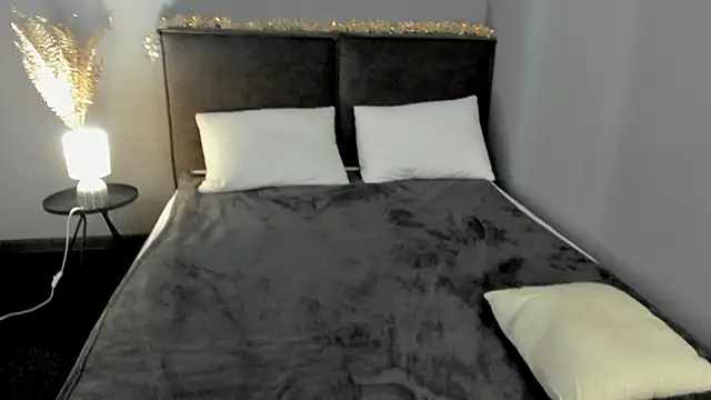 Snapshot of SkinyJoys chatting on 02/03/26, 06:22 SkinyJoys online show from 02/03/26, 06:22