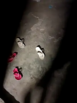 Hot hiuj online show from 04/15/26, 04:33