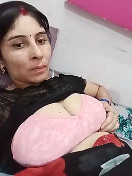 Snapshot of Hot_ree85 chatting on 05/22/26, 02:26 Hot ree85 online show from 05/22/26, 02:26