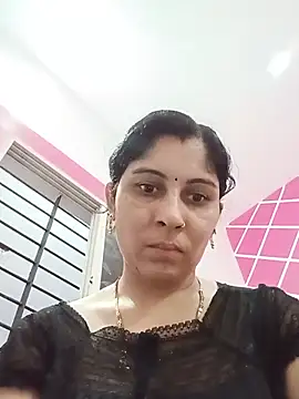 Snapshot of Hot_ree85 chatting on 06/11/26, 04:31 Hot ree85 online show from 06/11/26, 04:31