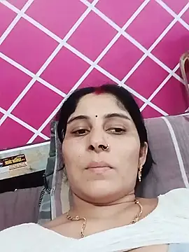 Snapshot of Hot_ree85 chatting on 06/16/26, 02:06 Hot ree85 online show from 06/16/26, 02:06