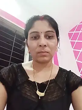 Snapshot of Hot_ree85 chatting on 05/20/26, 04:31 Hot ree85 online show from 05/20/26, 04:31